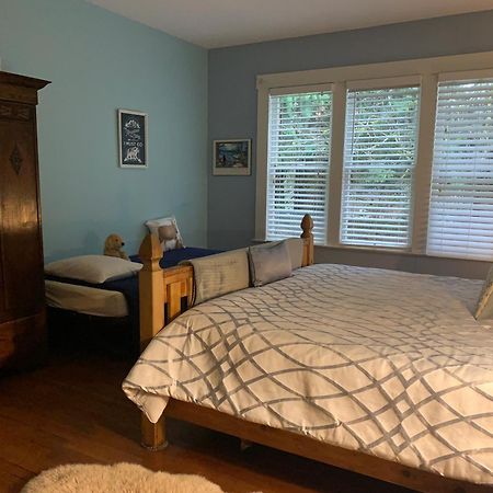 Mountain Meadows Inn & Chalet Suites アッシュフォード エクステリア 写真