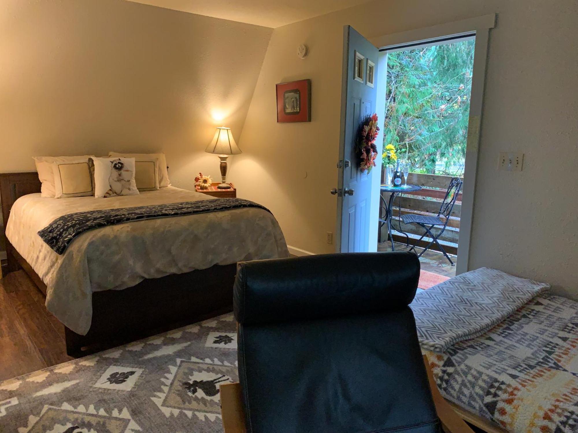 Mountain Meadows Inn & Chalet Suites アッシュフォード エクステリア 写真