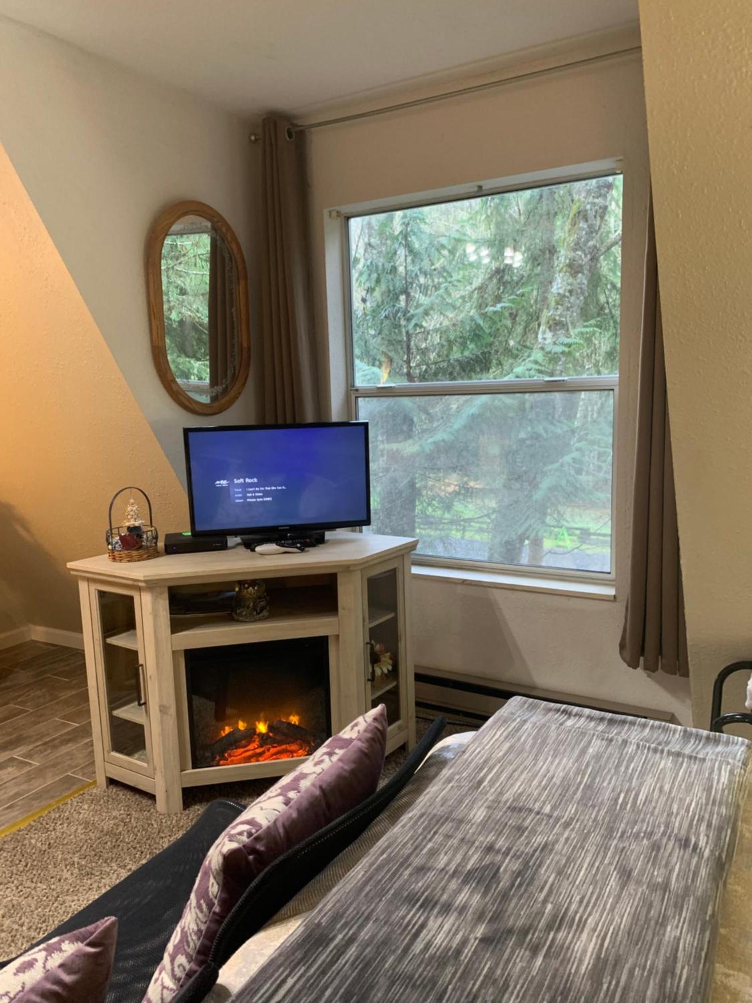 Mountain Meadows Inn & Chalet Suites アッシュフォード エクステリア 写真